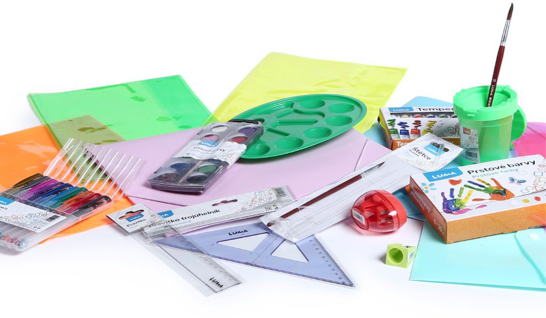 Koláž školních produktů